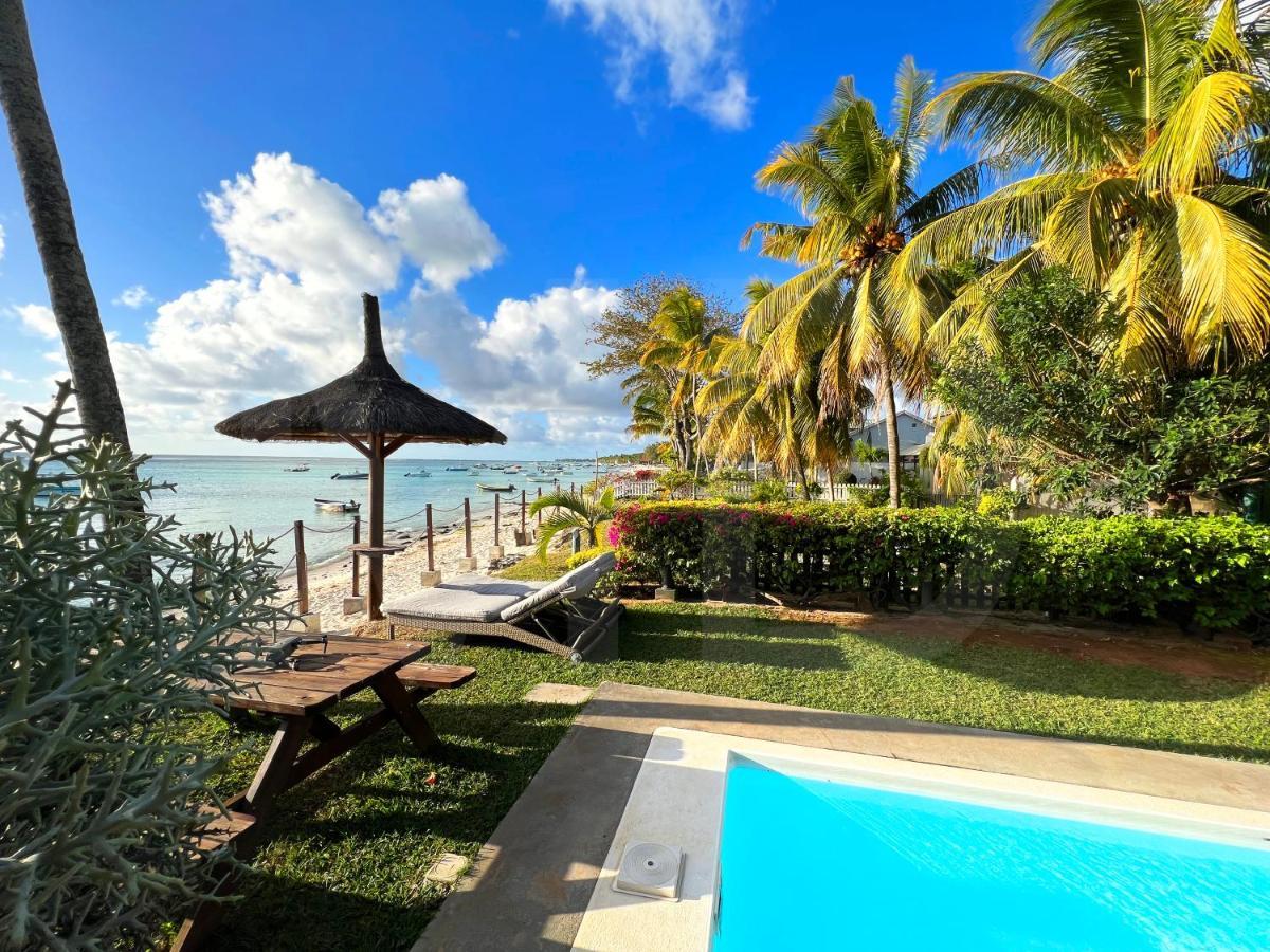 Caro'S Beachfront Trou aux Biches Esterno foto
