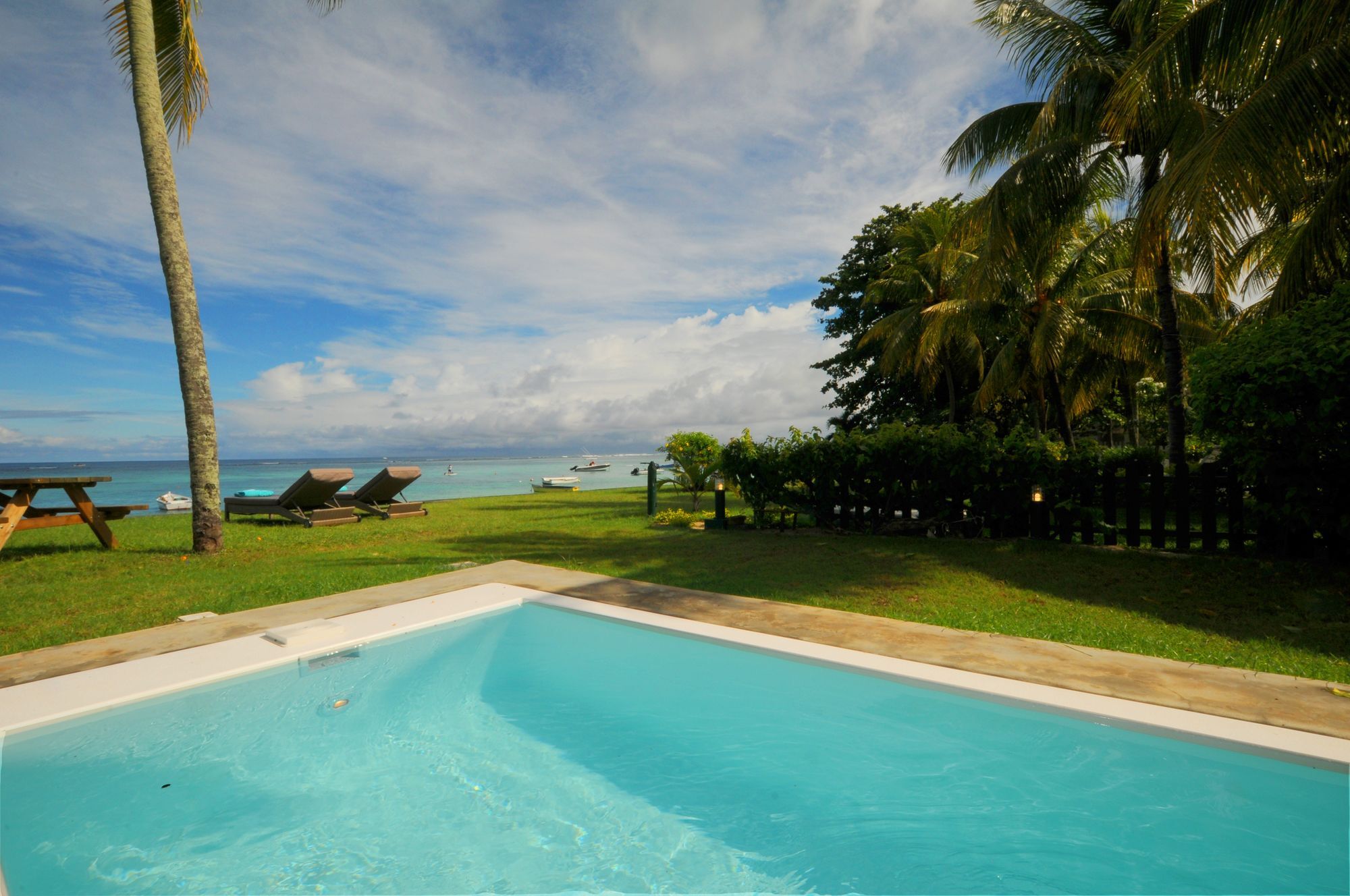 Caro'S Beachfront Trou aux Biches Esterno foto